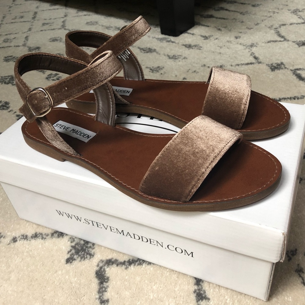 Steve Madden Donddi Sandal, BRAND NEW!